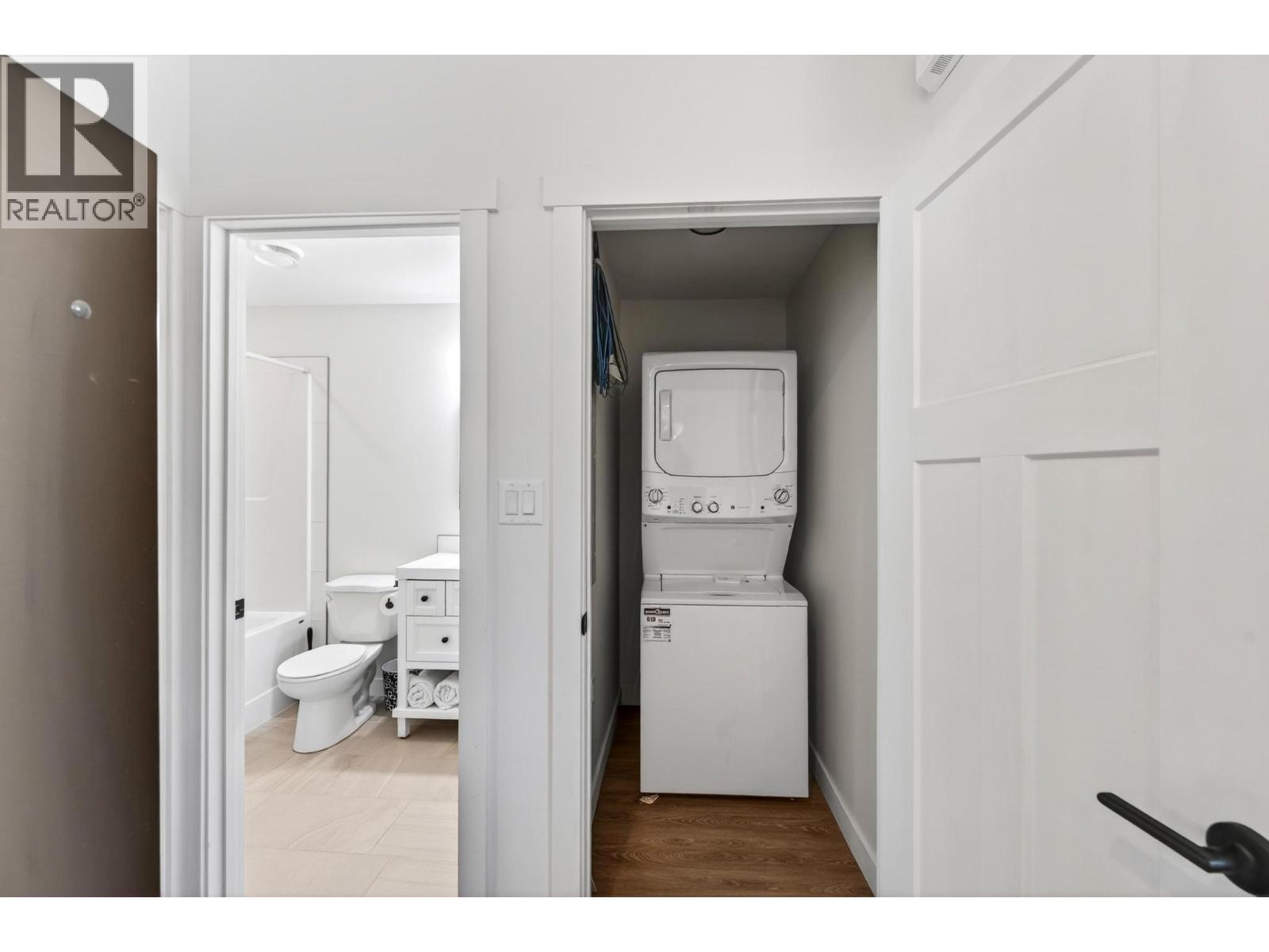 1542 CEDAR STREET - 90