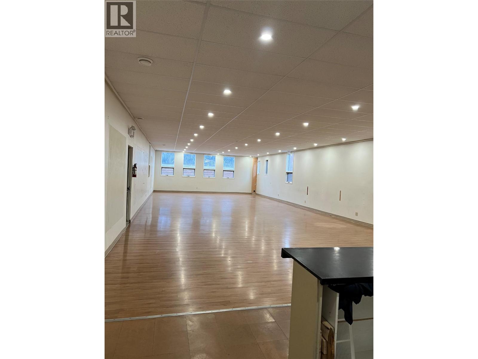 Upper Bck 533 BAKER Street - photo 2