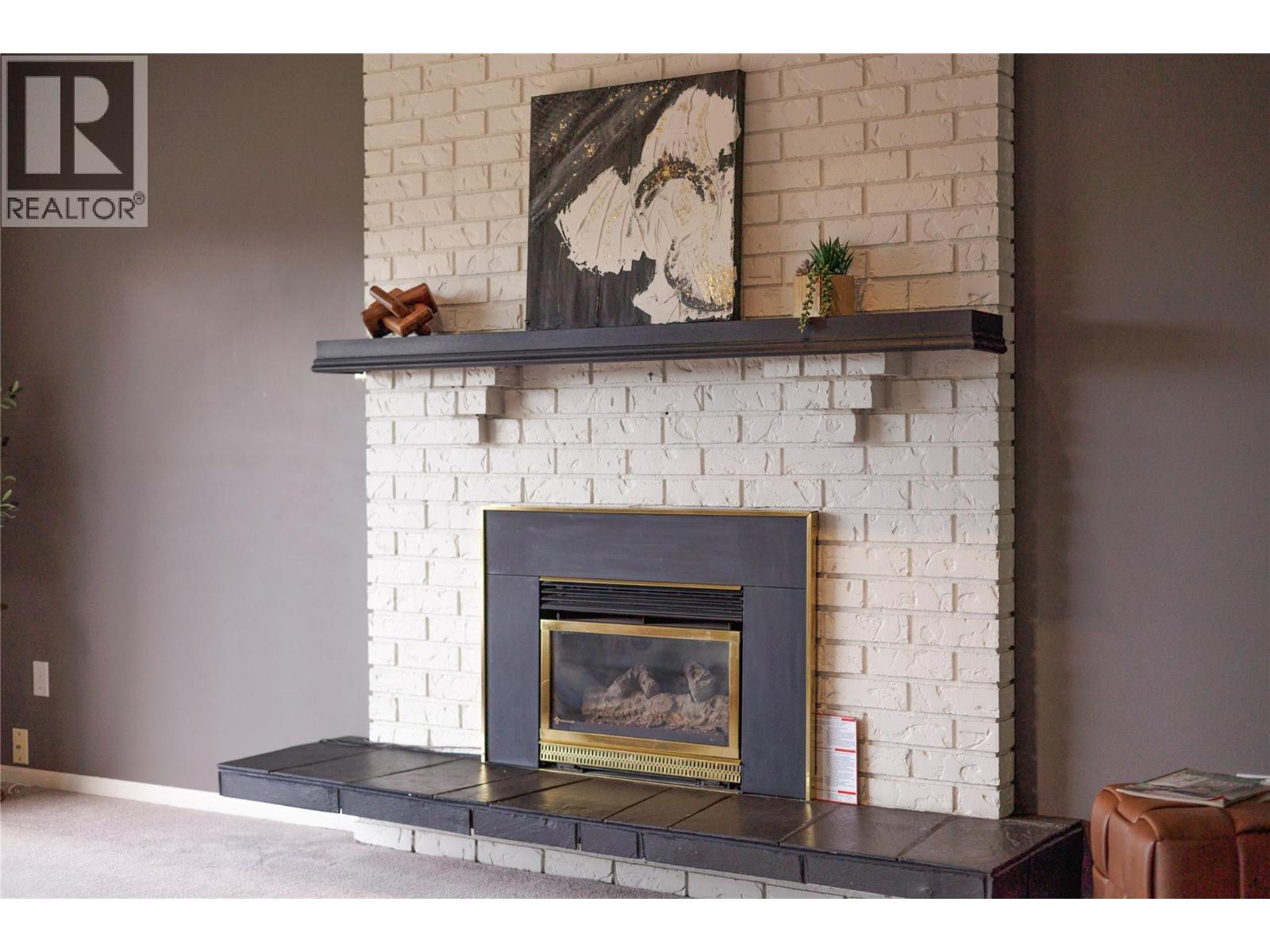 300 GORDONHORN CRESCENT - 11