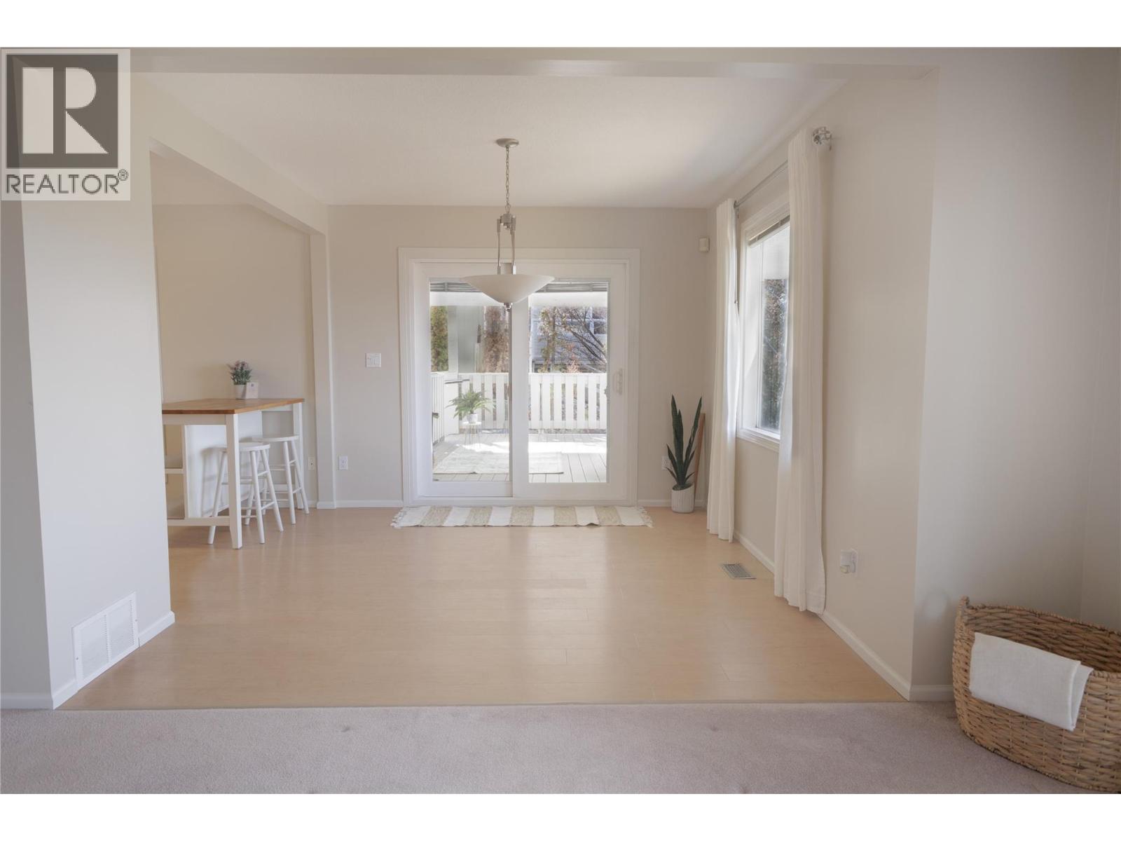 300 GORDONHORN Crescent - 14