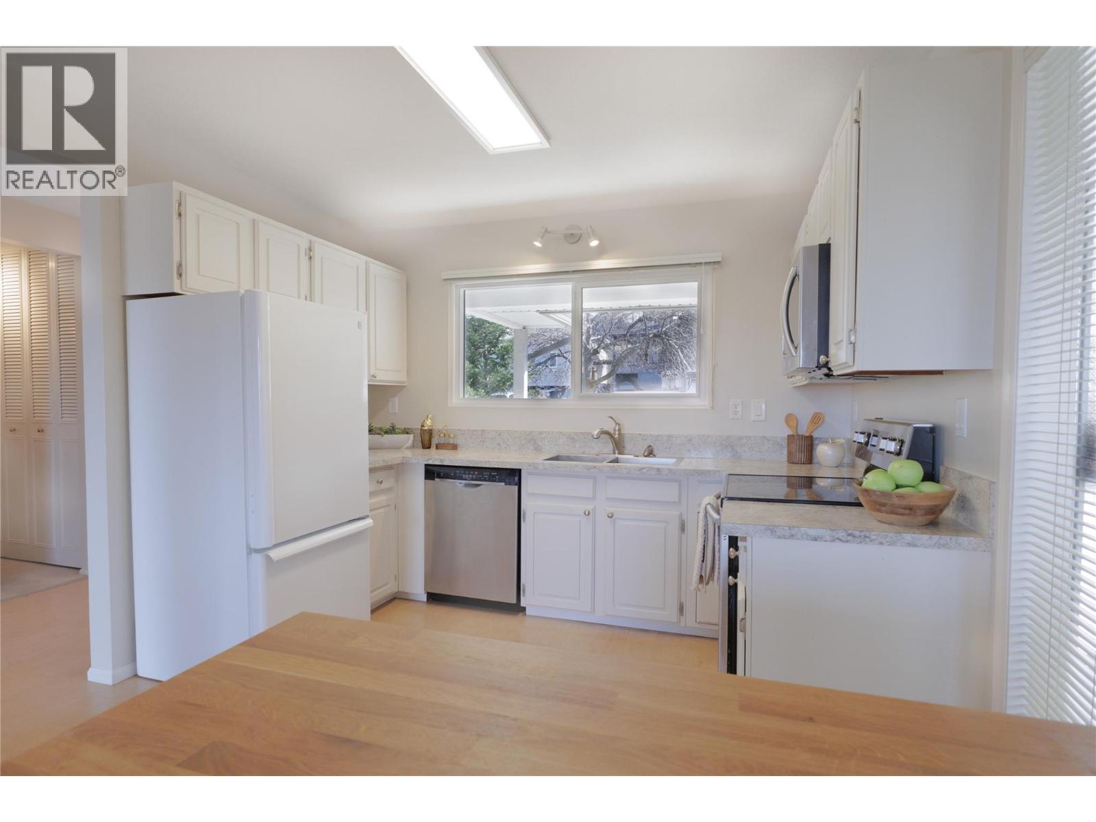 300 GORDONHORN CRESCENT - 16