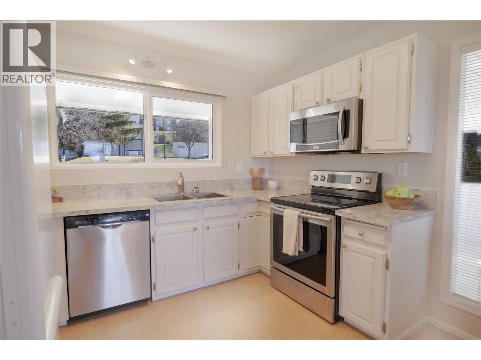 300 GORDONHORN Crescent - 17