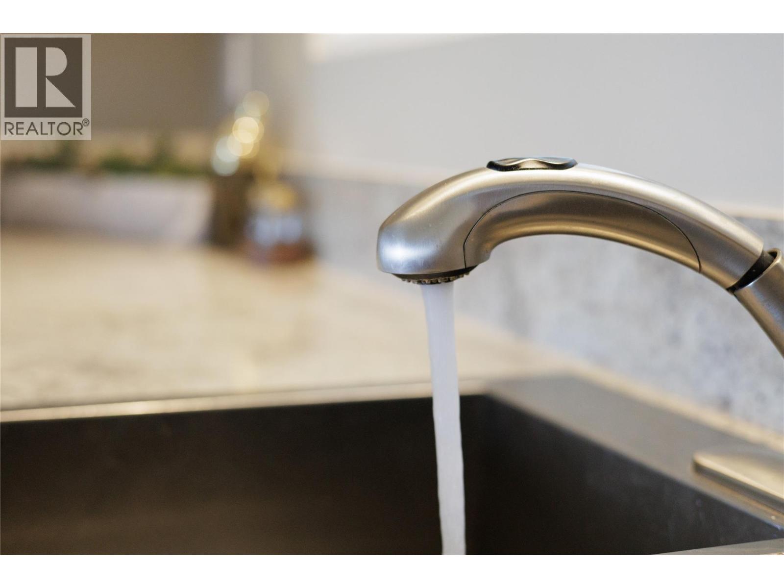 300 GORDONHORN CRESCENT - 20