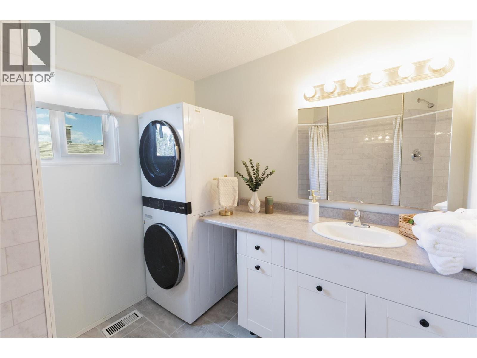 300 GORDONHORN CRESCENT - 21