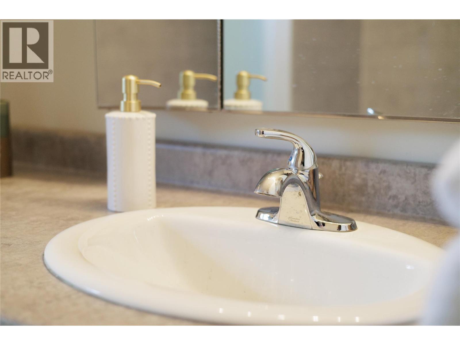 300 GORDONHORN CRESCENT - 22