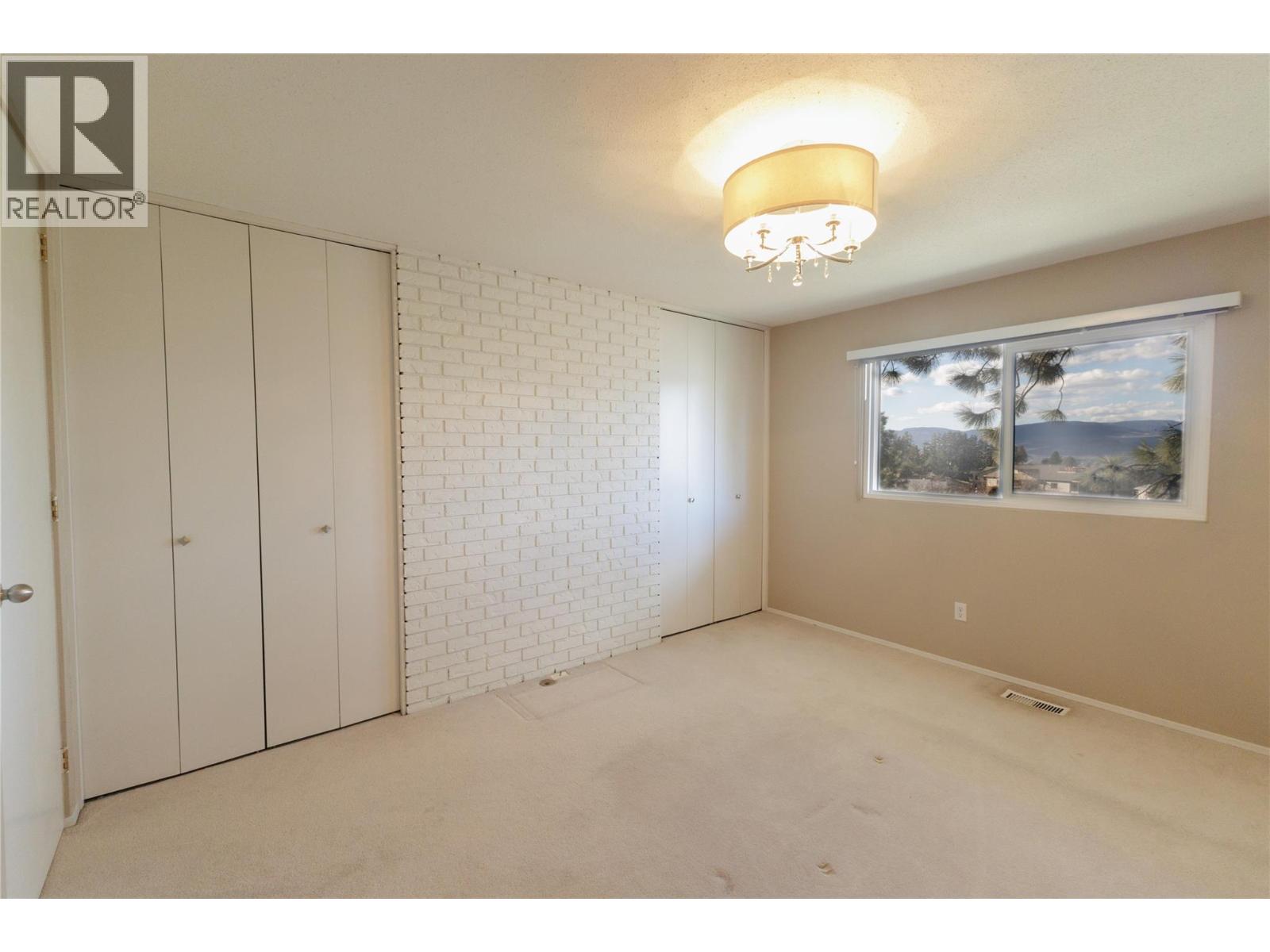 300 GORDONHORN CRESCENT - 26