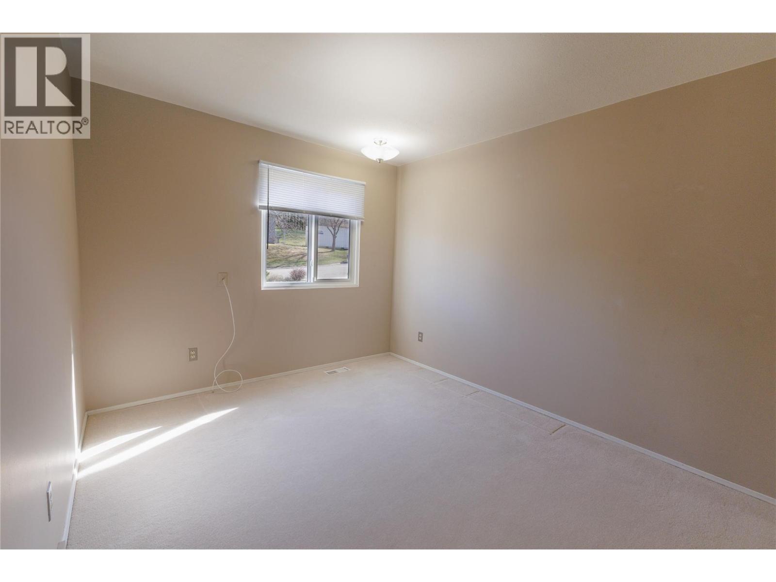 300 GORDONHORN Crescent - 30