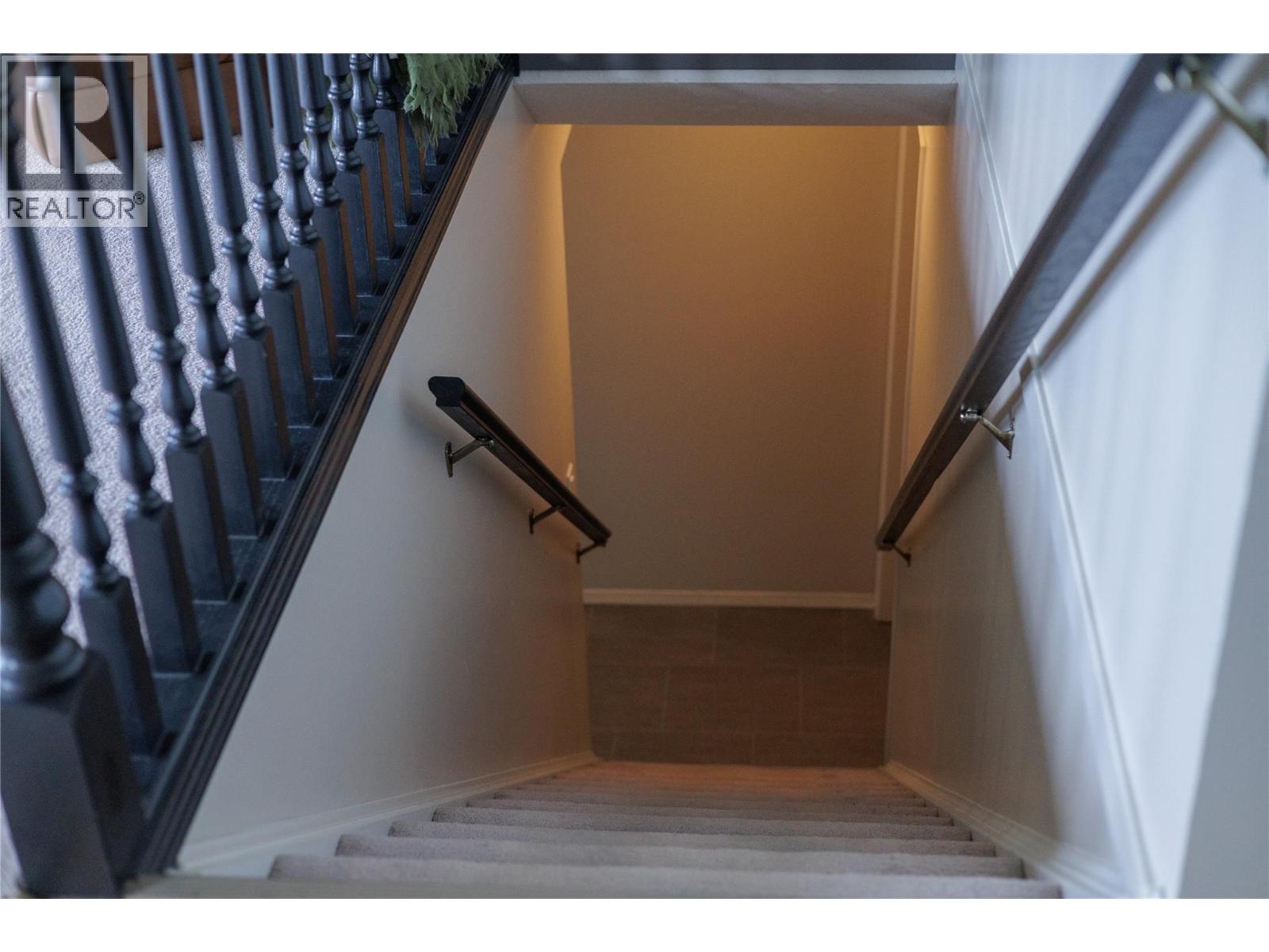 300 GORDONHORN CRESCENT - 31