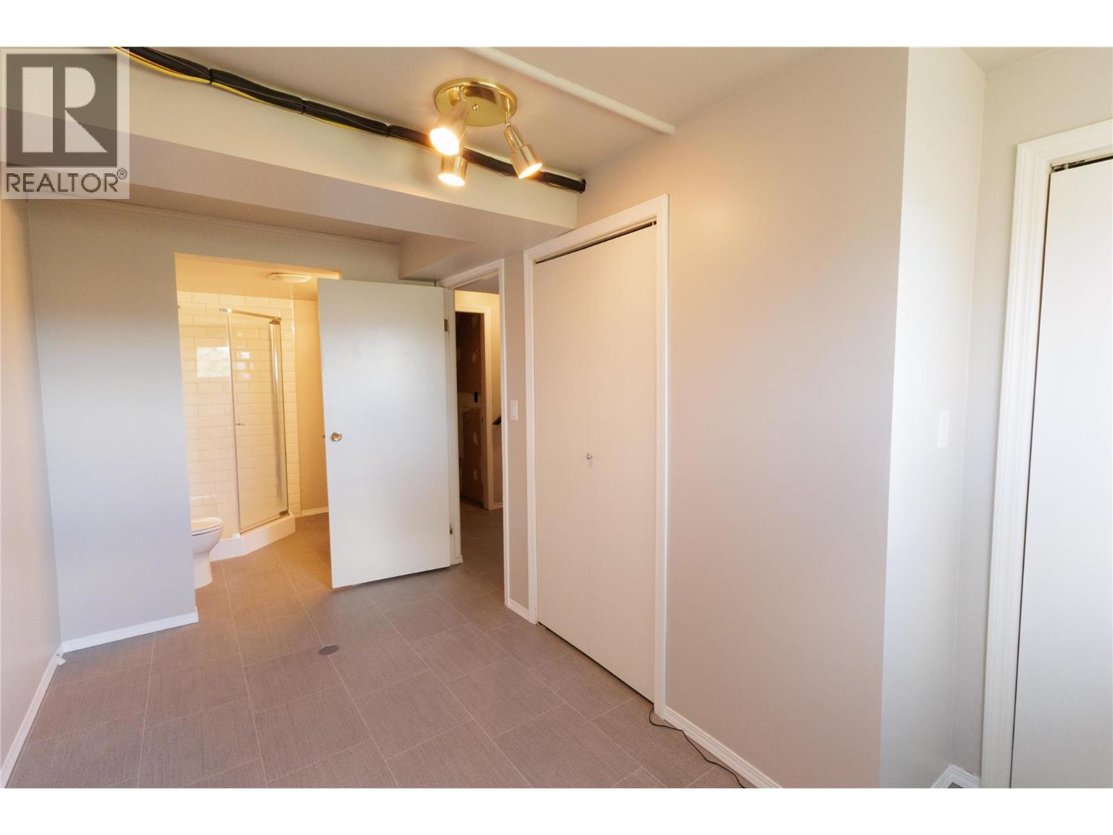 300 GORDONHORN CRESCENT - 39