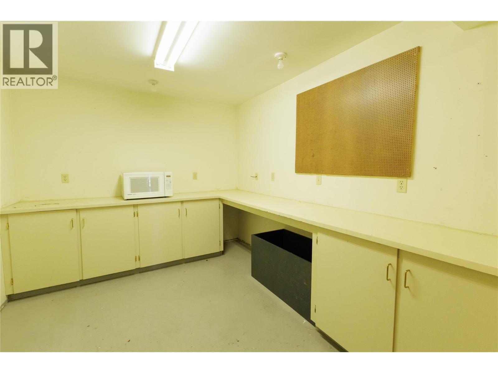 300 GORDONHORN CRESCENT - 42