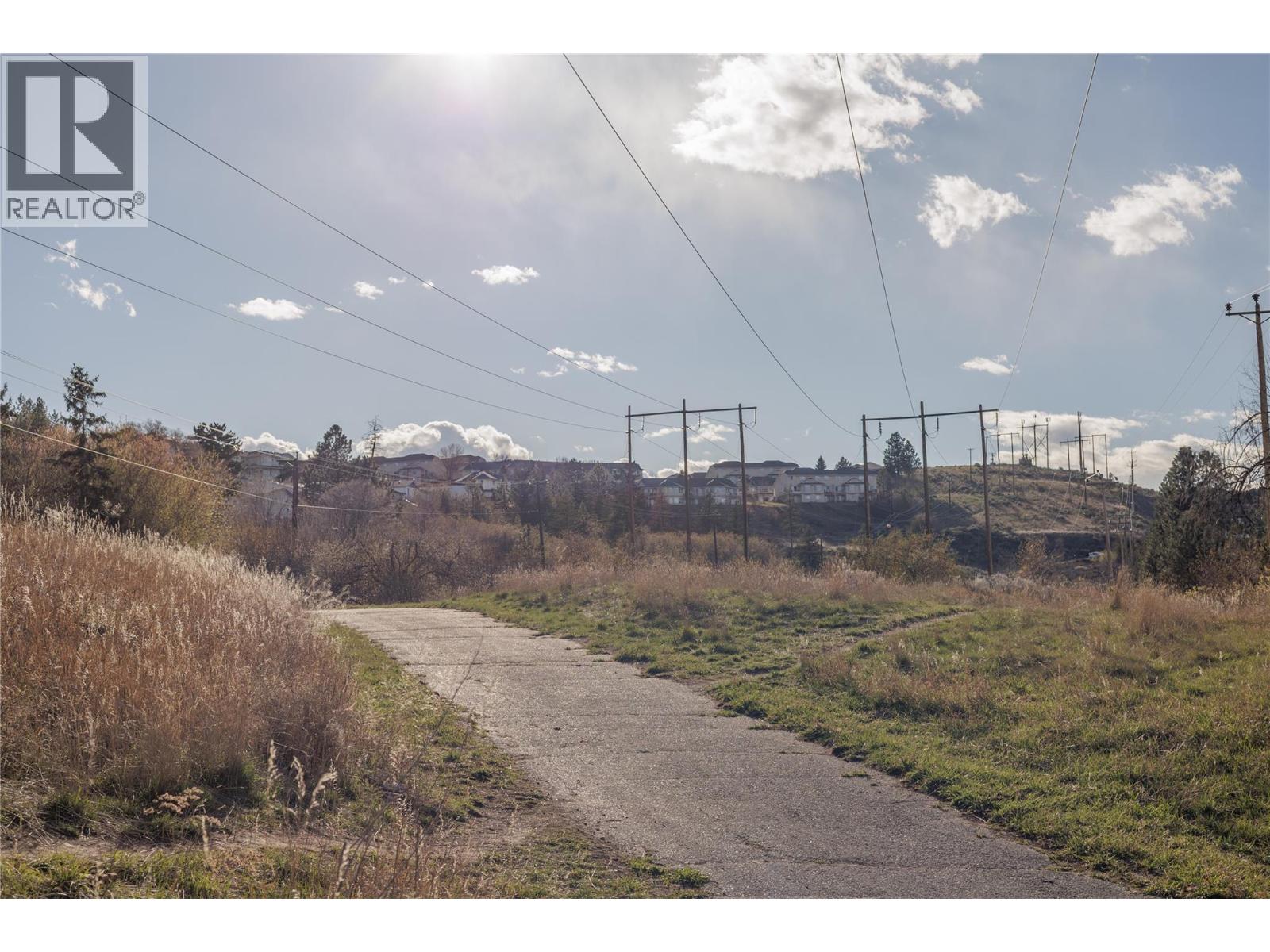 300 GORDONHORN Crescent - 75