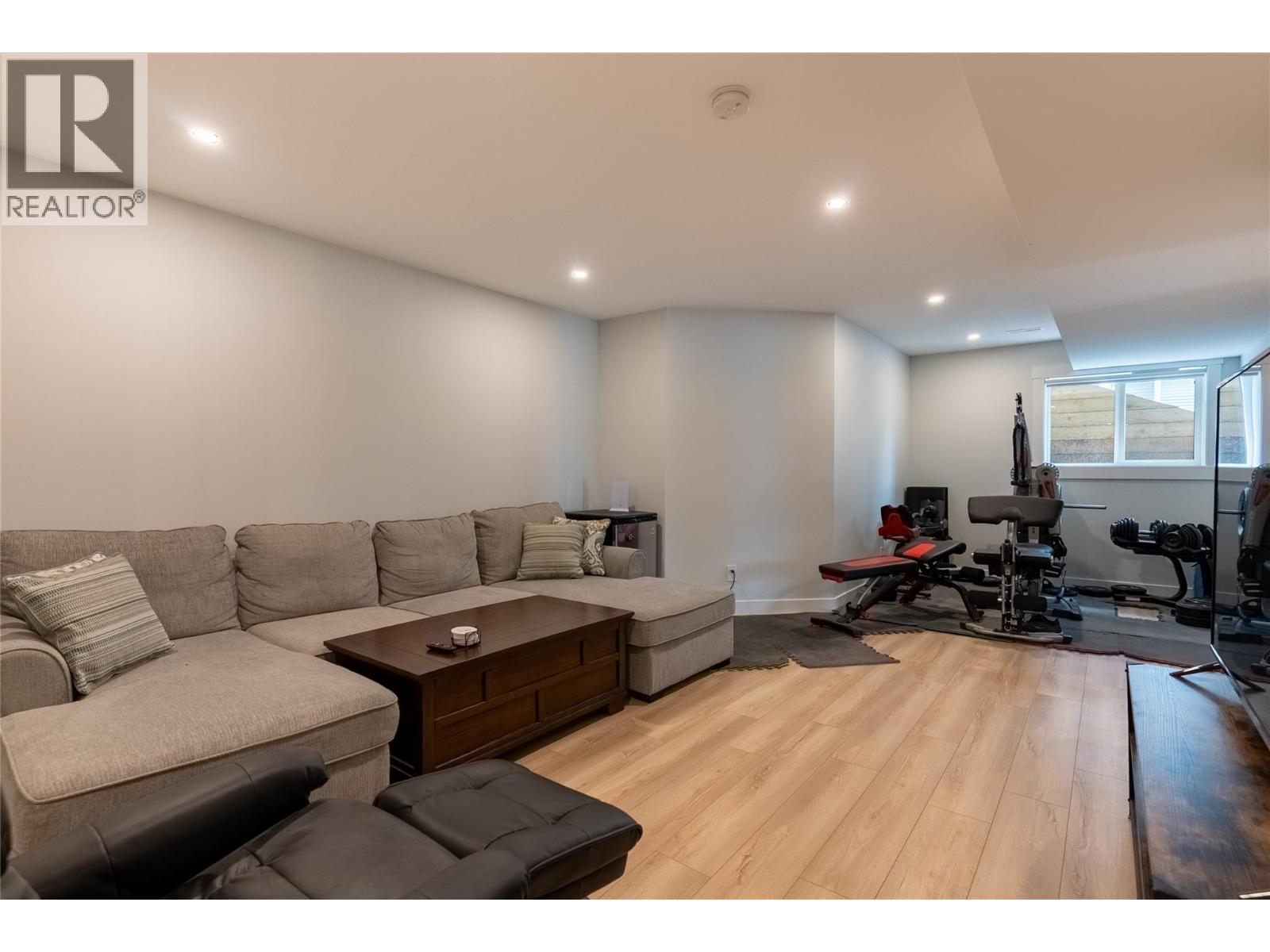 503 POPLAR DRIVE - 24