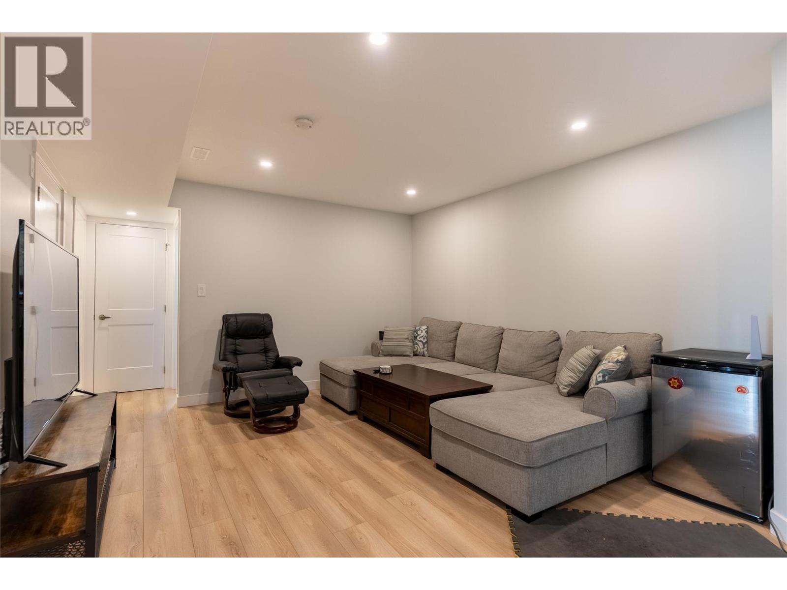 503 POPLAR DRIVE - 25