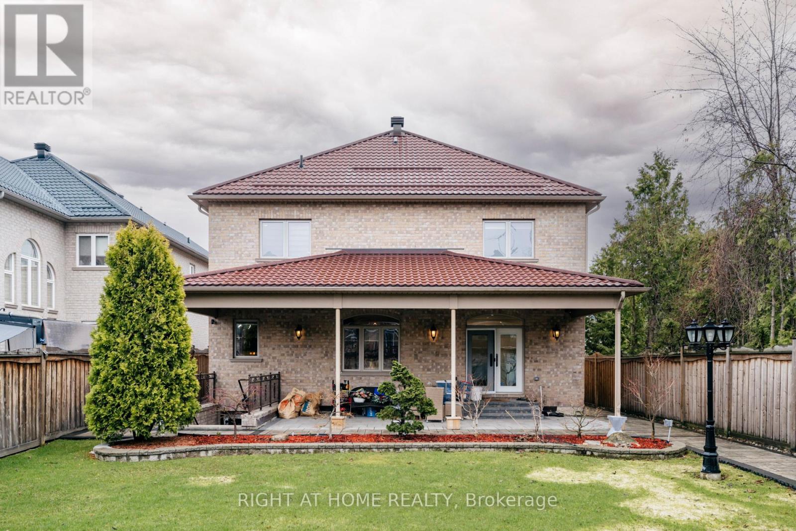 99 FAIRVIEW ROAD W - 32