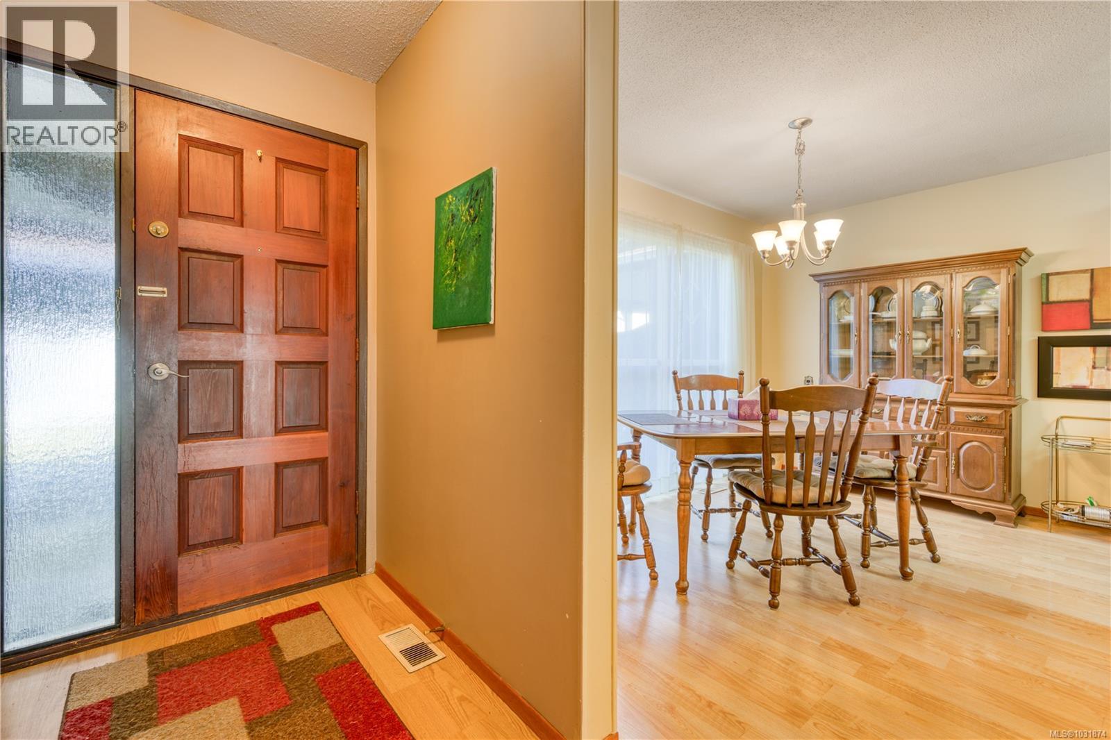 87 MCKAY CRES - Image 3