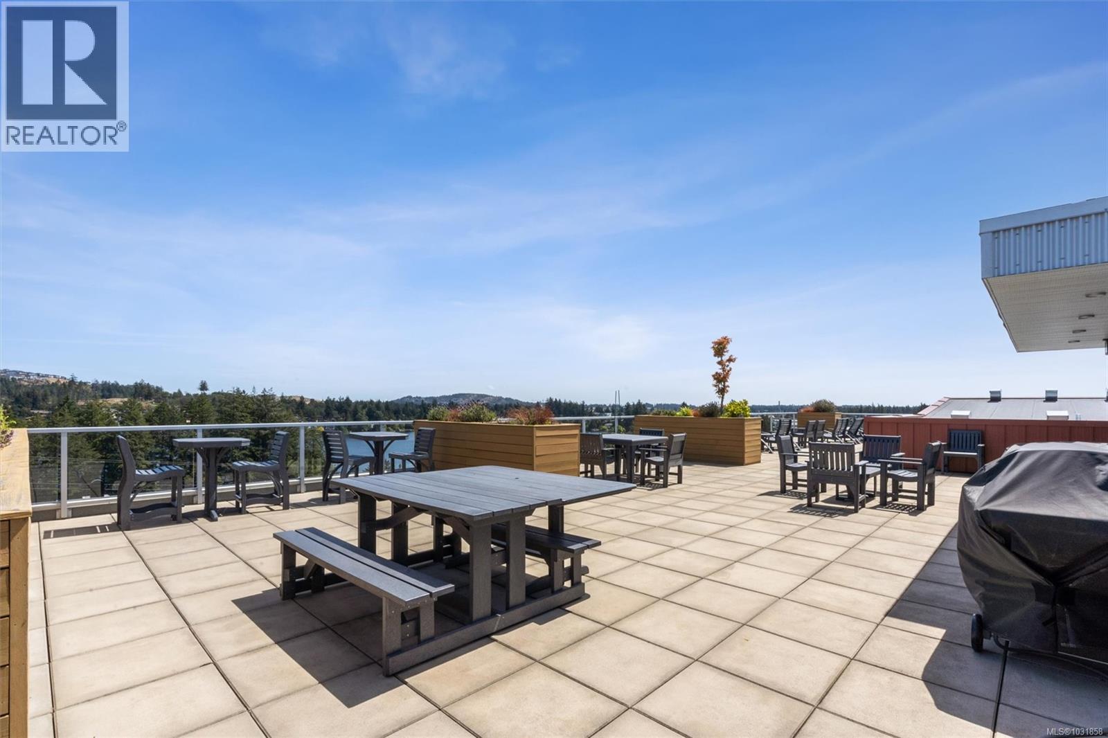 #301 1311 LAKEPOINT WAY - 24