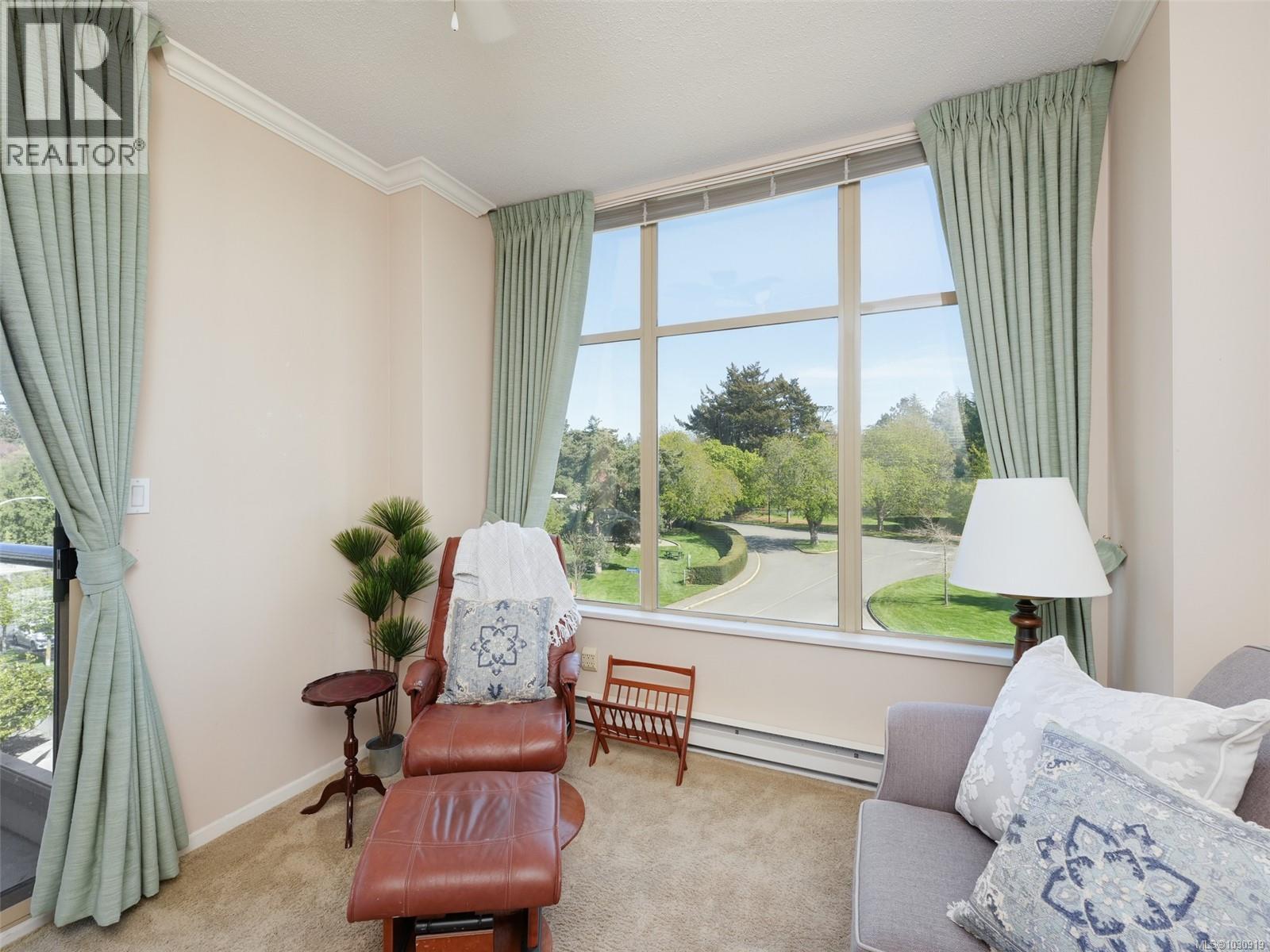 #460 188 DOUGLAS ST - 16