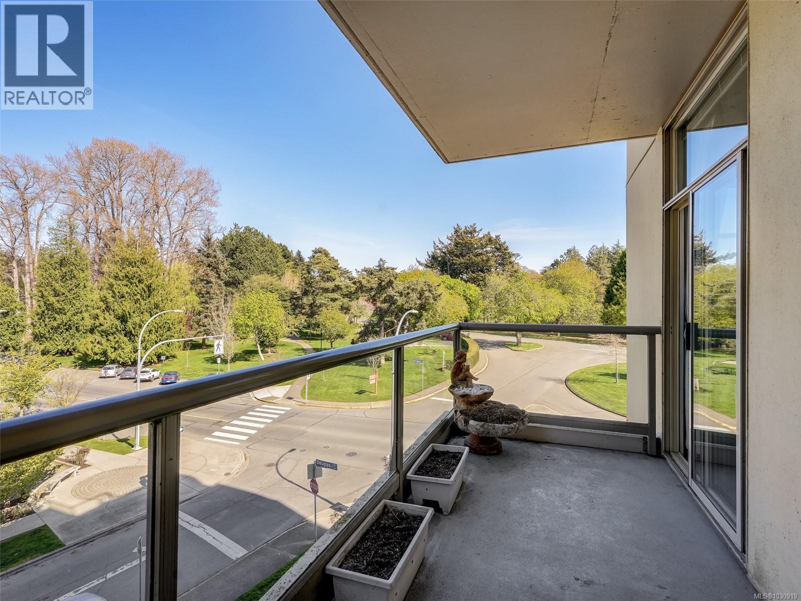 #460 188 DOUGLAS ST - 21