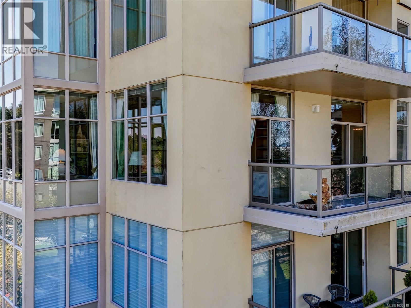 #460 188 DOUGLAS ST - 22