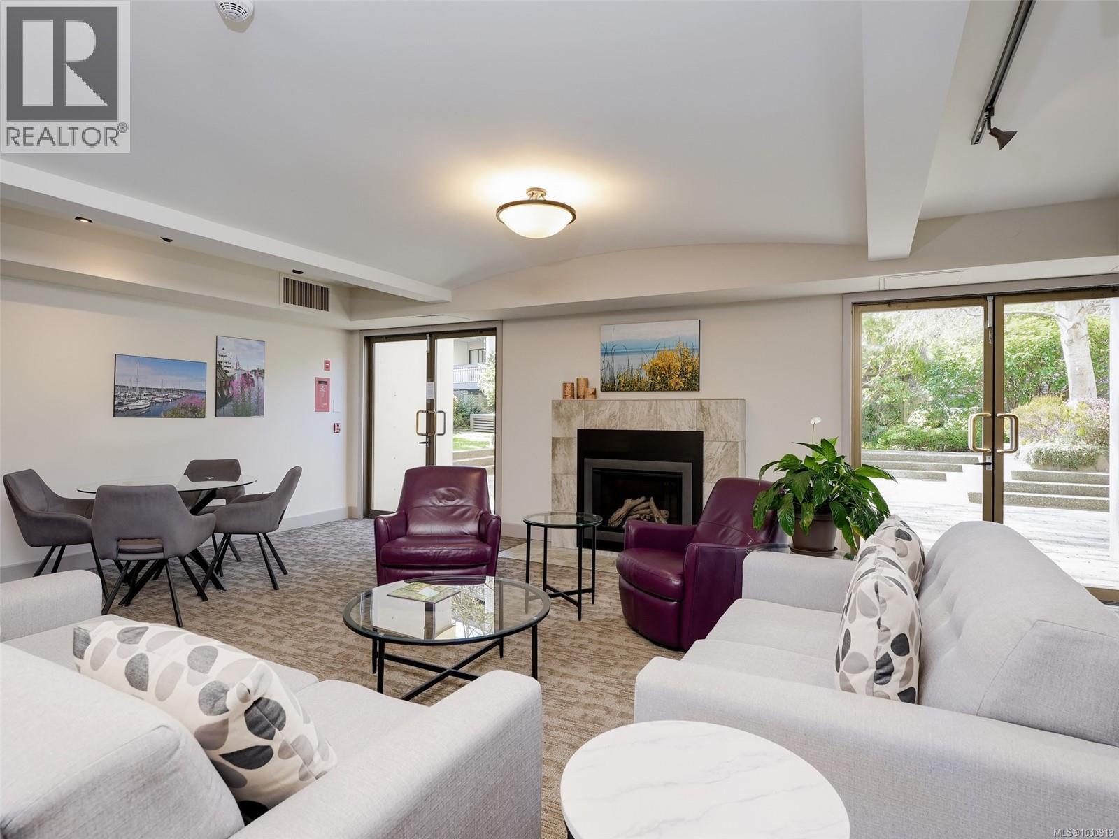 #460 188 DOUGLAS ST - 23