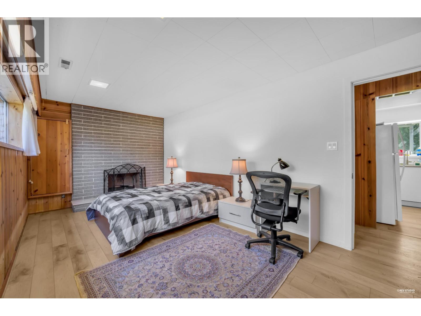 4578 CAPILANO ROAD, North Vancouver