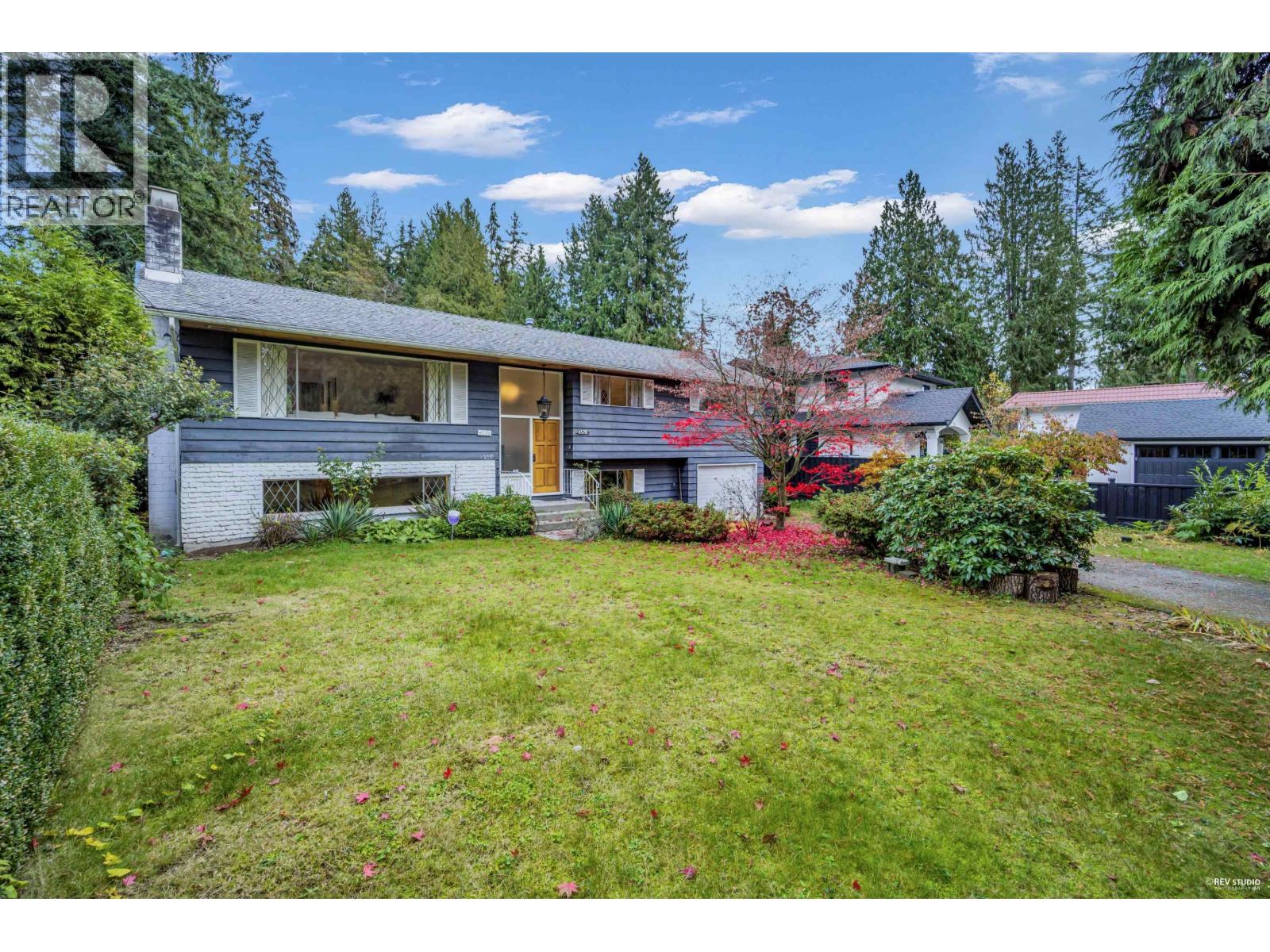 4578 CAPILANO ROAD, North Vancouver