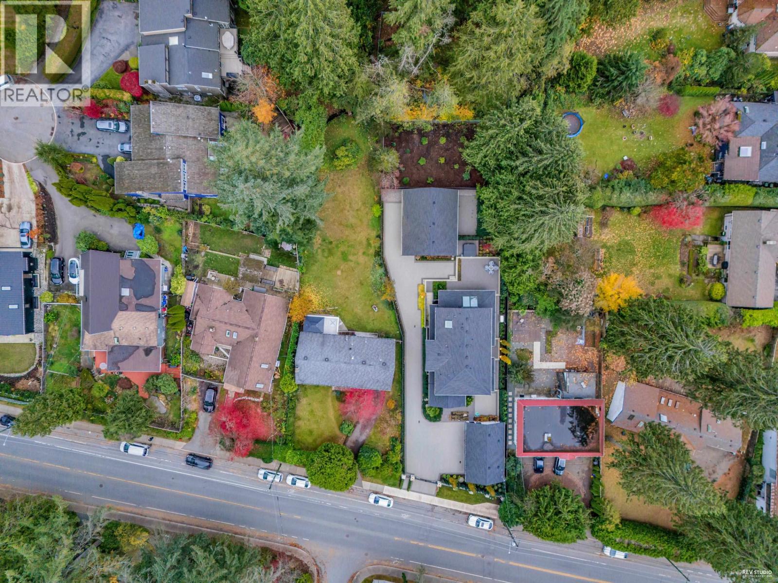 4578 CAPILANO ROAD, North Vancouver