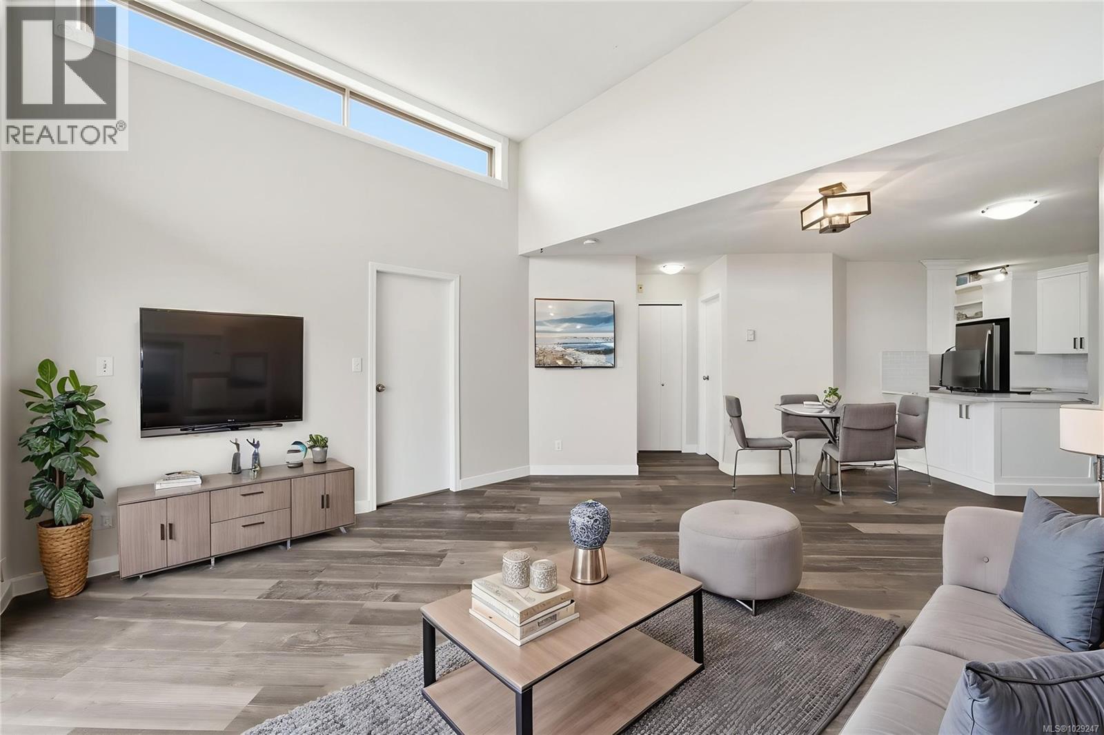 #408 2560 WARK ST - 7