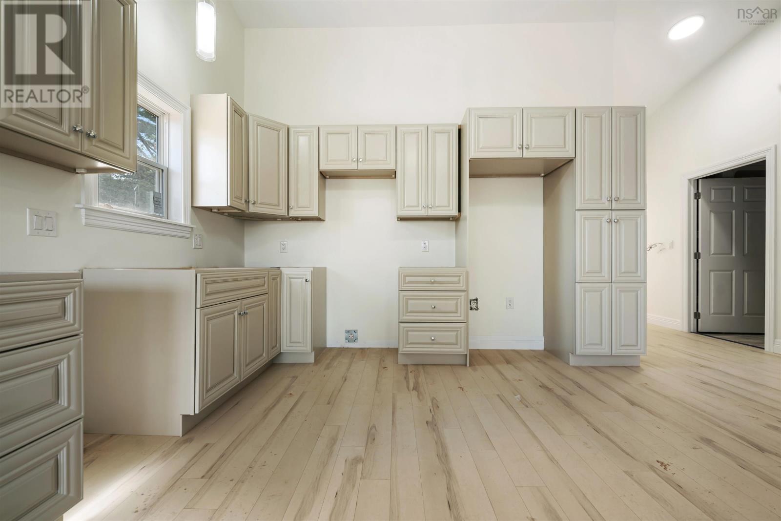 Property 14 of 20 of 9 SUMMER HILL Place