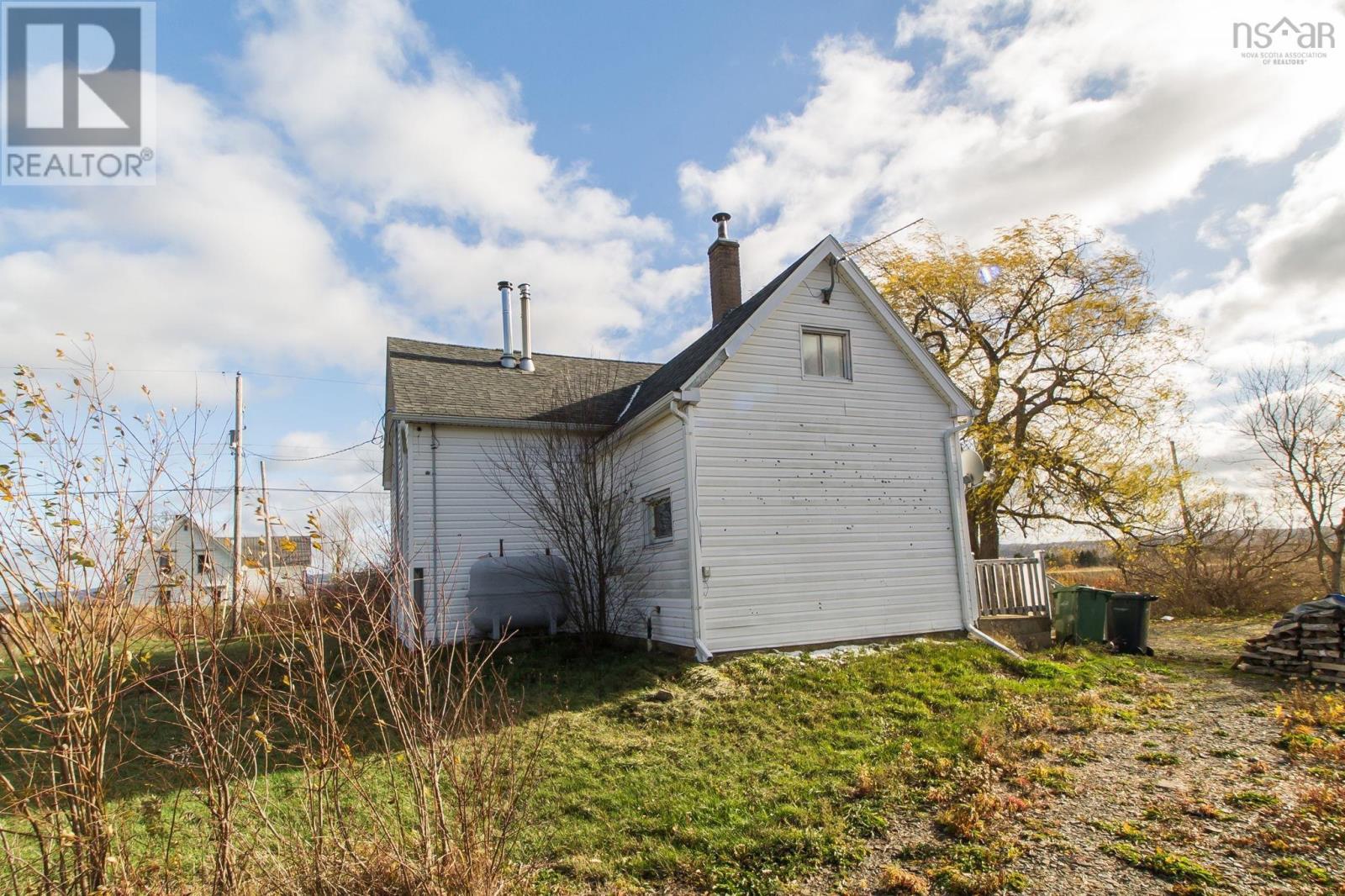 Property 14 of 50 of 6209 Highway 1