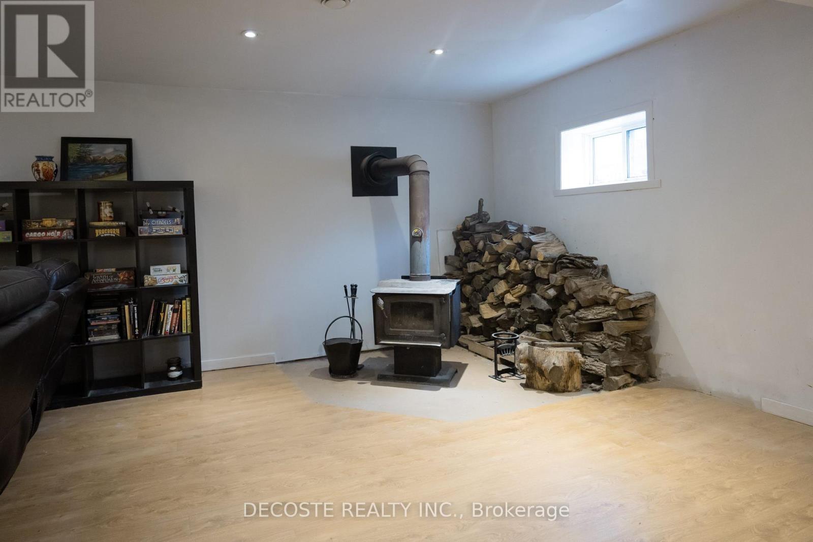 23 WOOD STREET — photo 21