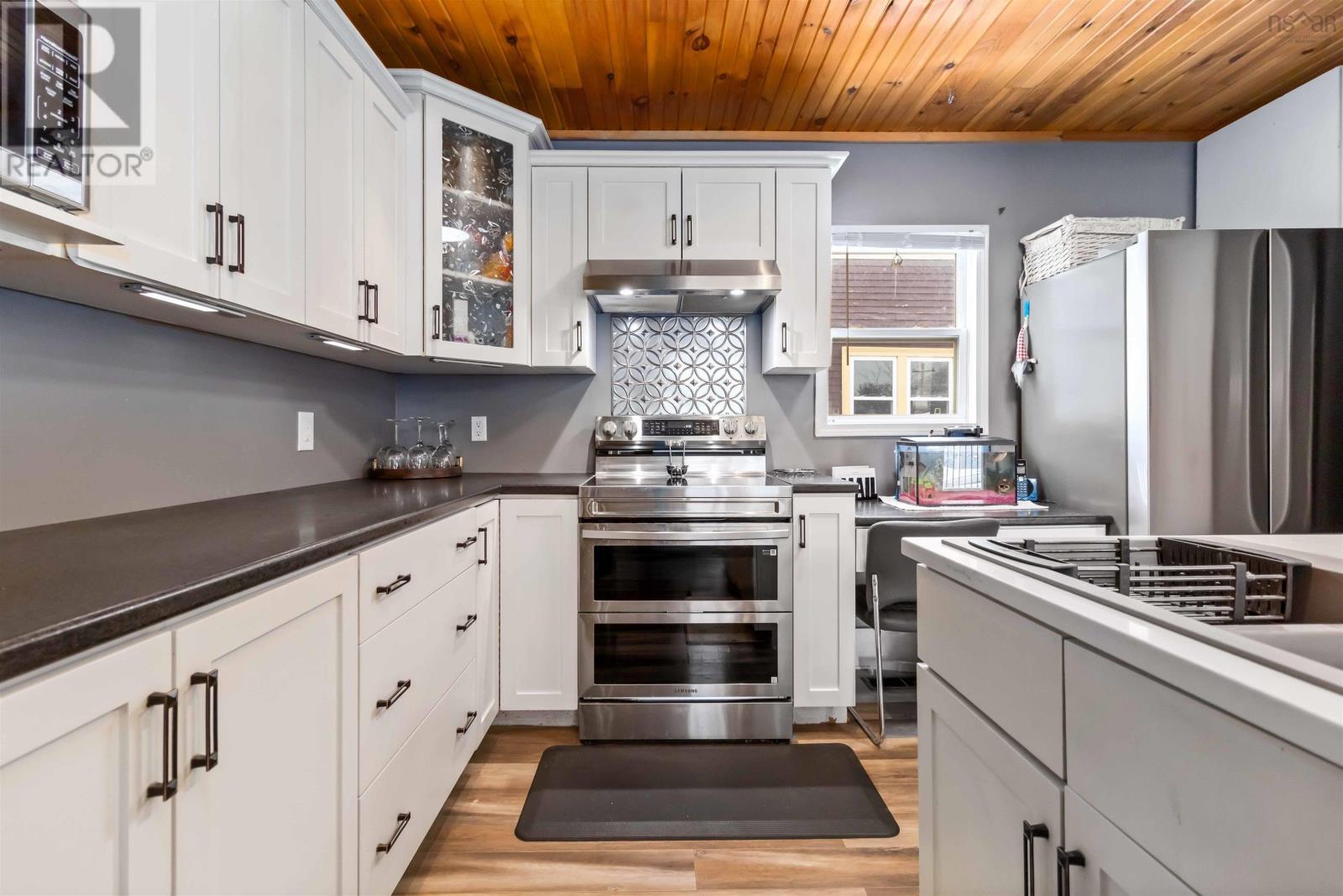 Property 20 of 29 of 13862 Highway 3