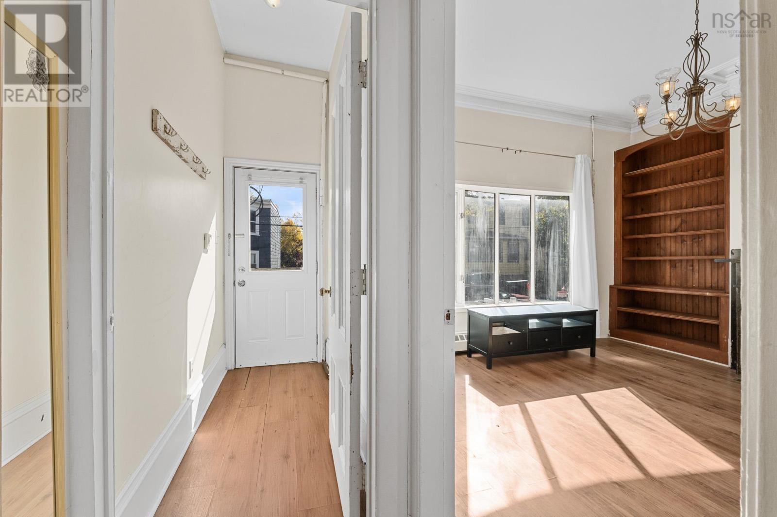 Property 19 of 51 of 6135 North Street