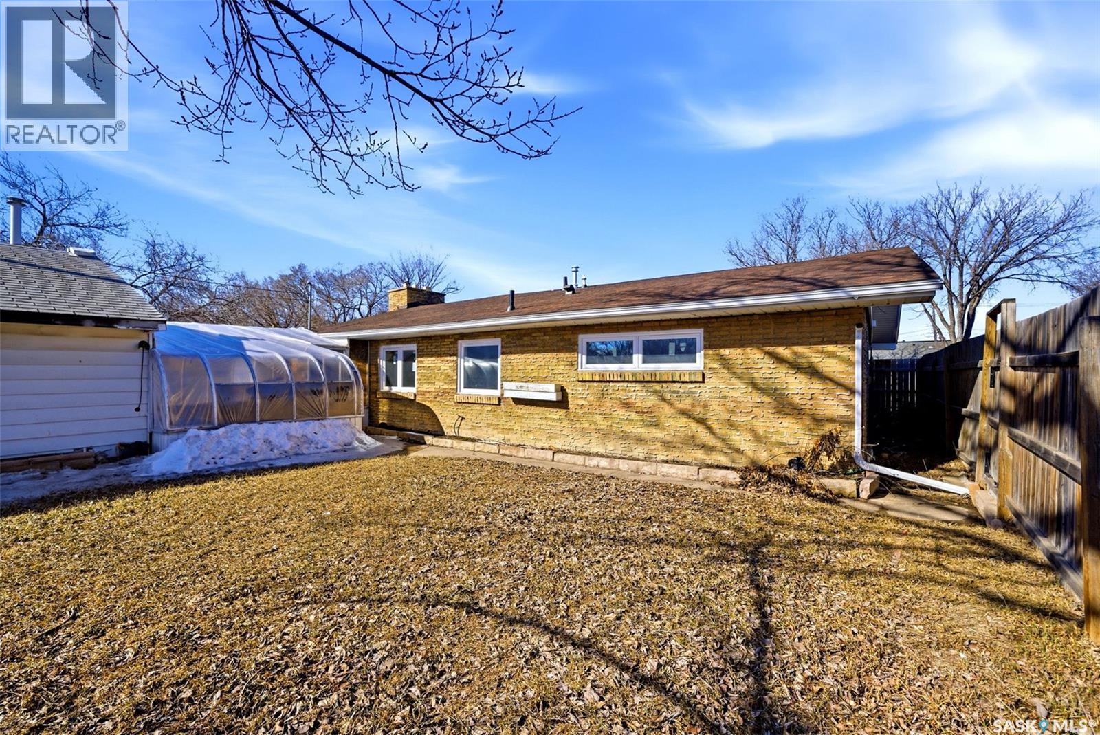 321 Elphinstone STREET - 28