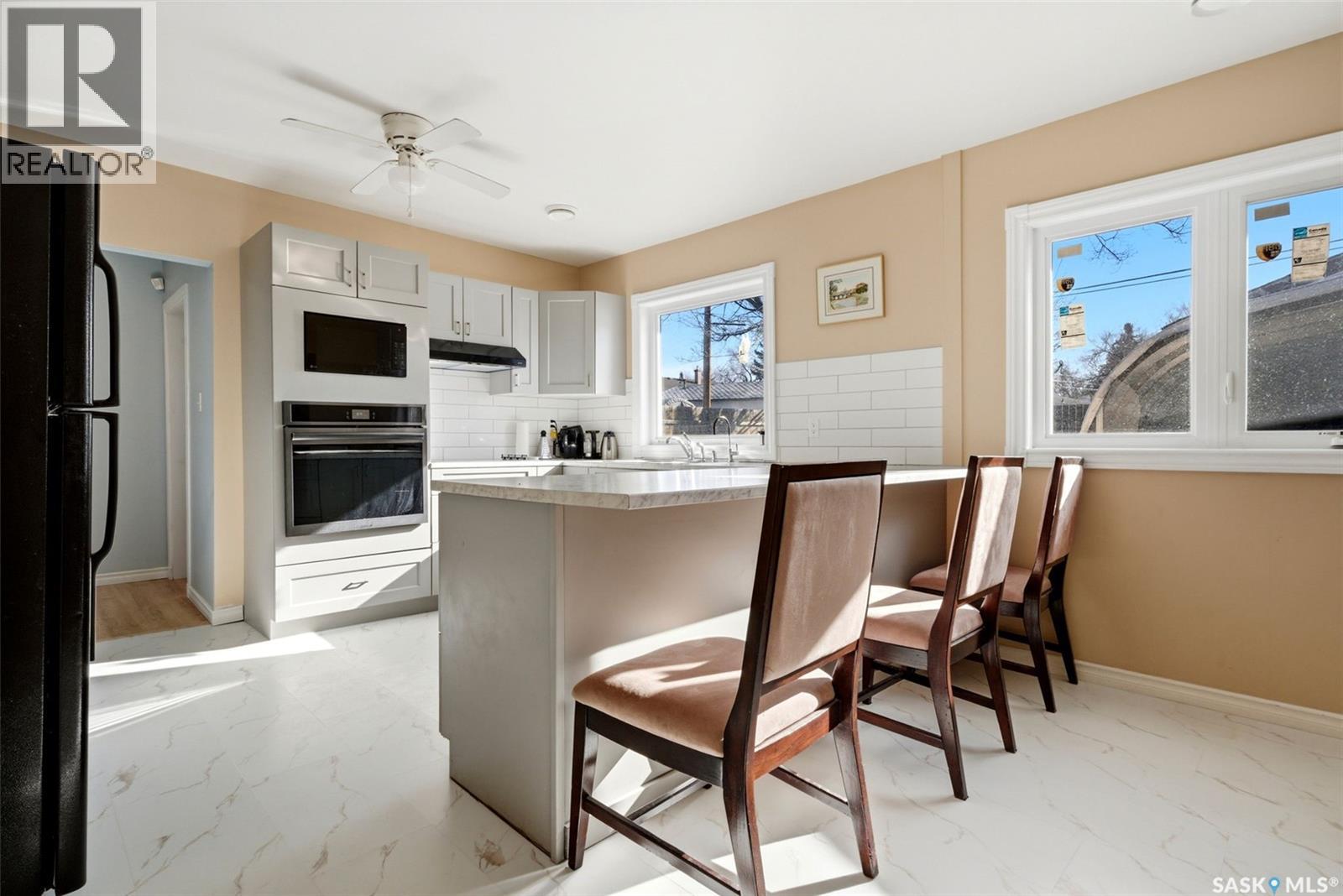 321 Elphinstone STREET - 8