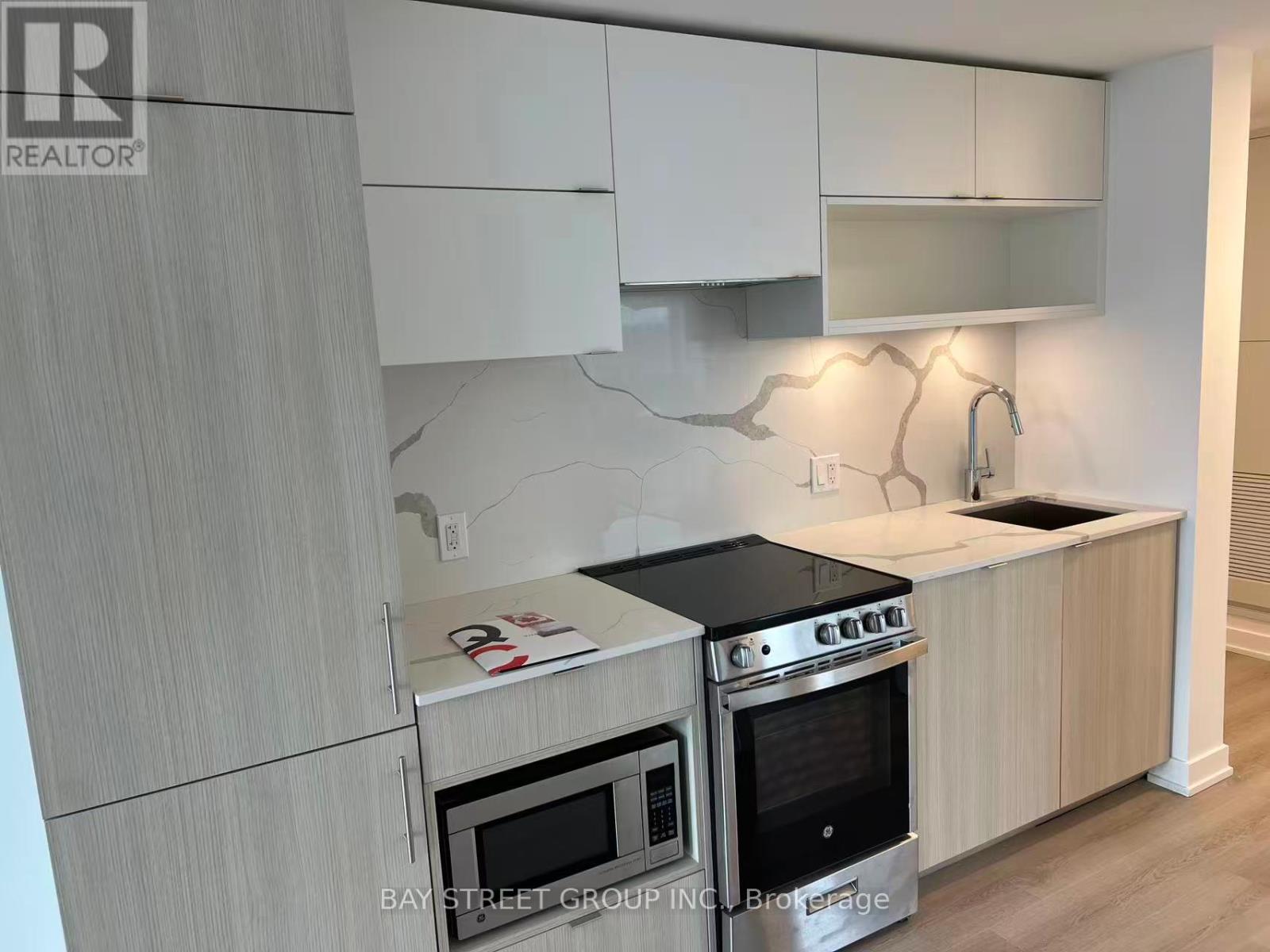 100 QUEEN STREET EAST STREET