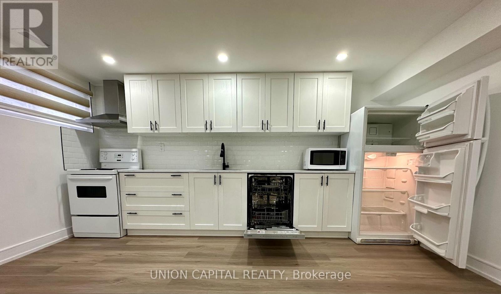 BSMT - 29 BROADLANDS BOULEVARD