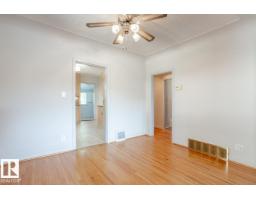 8736 76 Av Nw, Edmonton, AB T6C0J5 Photo 15