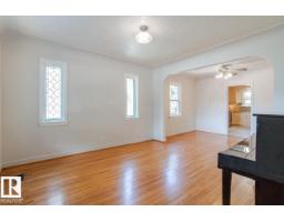8736 76 Av Nw, Edmonton, AB T6C0J5 Photo 13