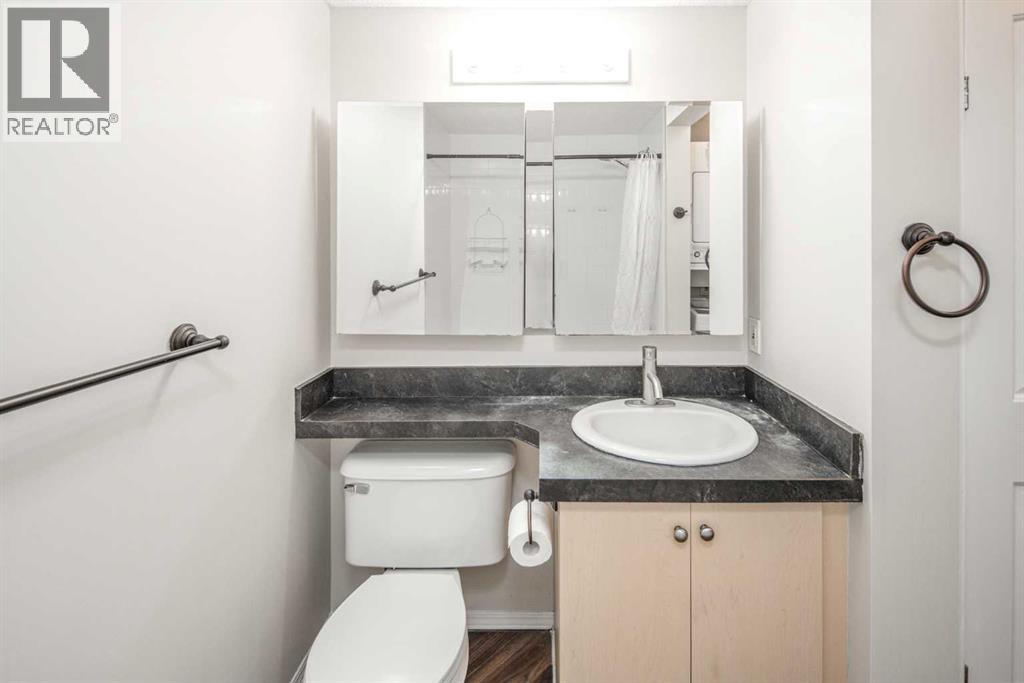 Single Family House for Sale in   Country Village Bay NE Country Hills Village Calgary 