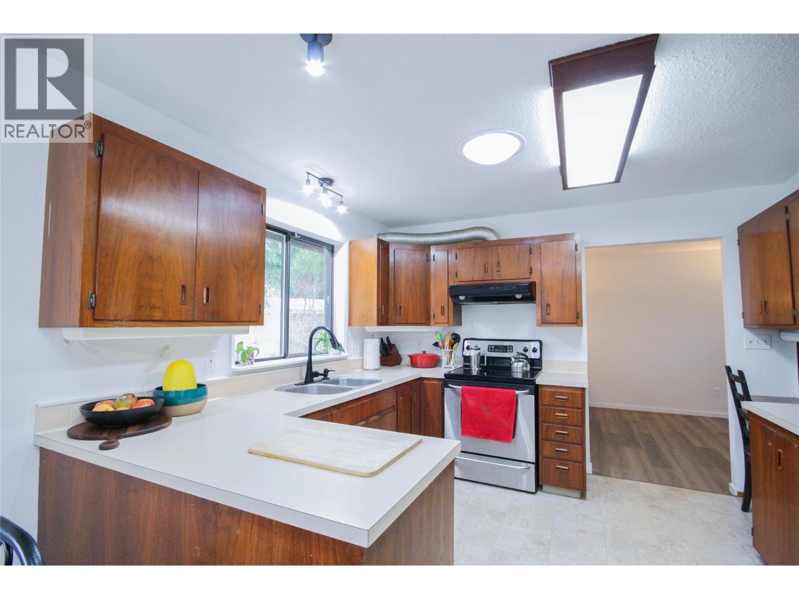 1402 AMHURST ROAD - 24