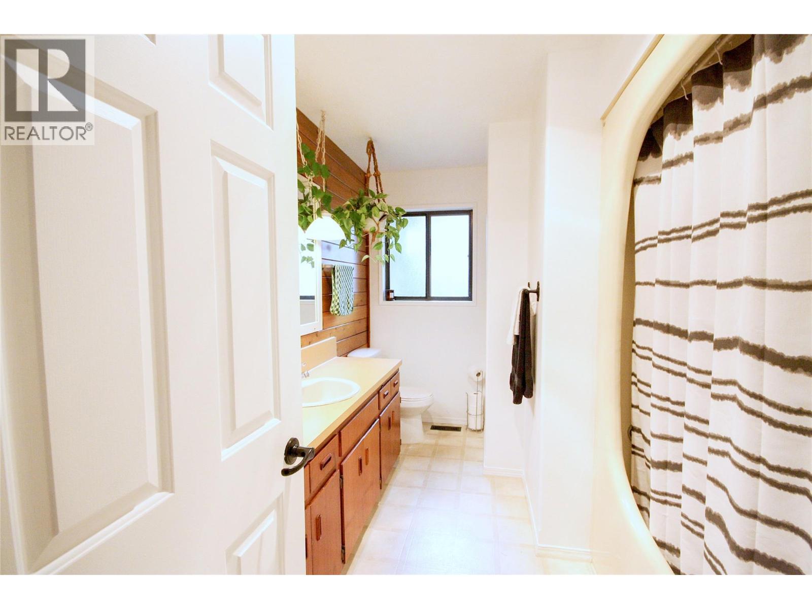 1402 AMHURST ROAD - 28