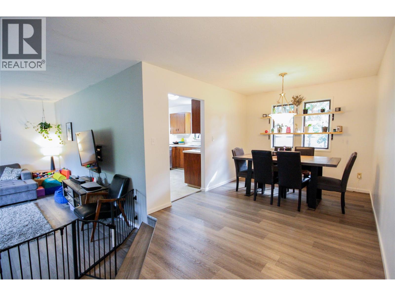 1402 AMHURST ROAD - 11