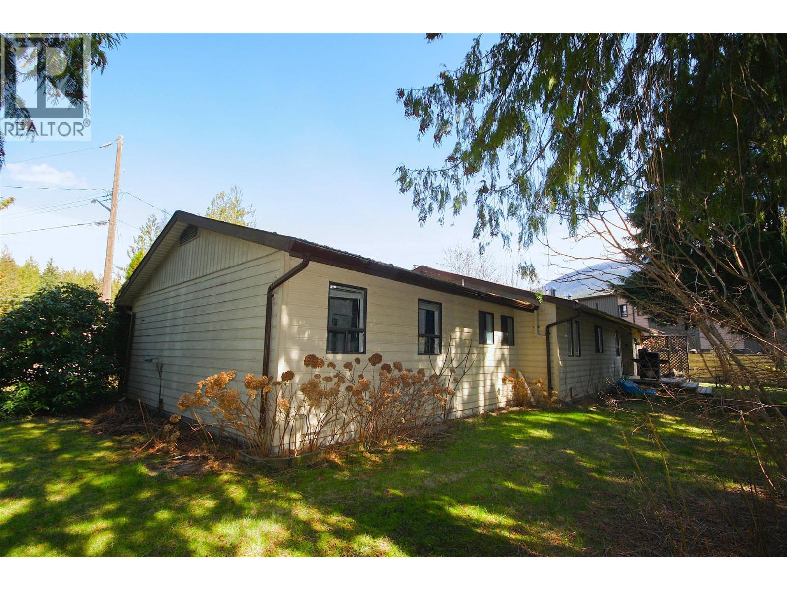 1402 AMHURST ROAD - 2