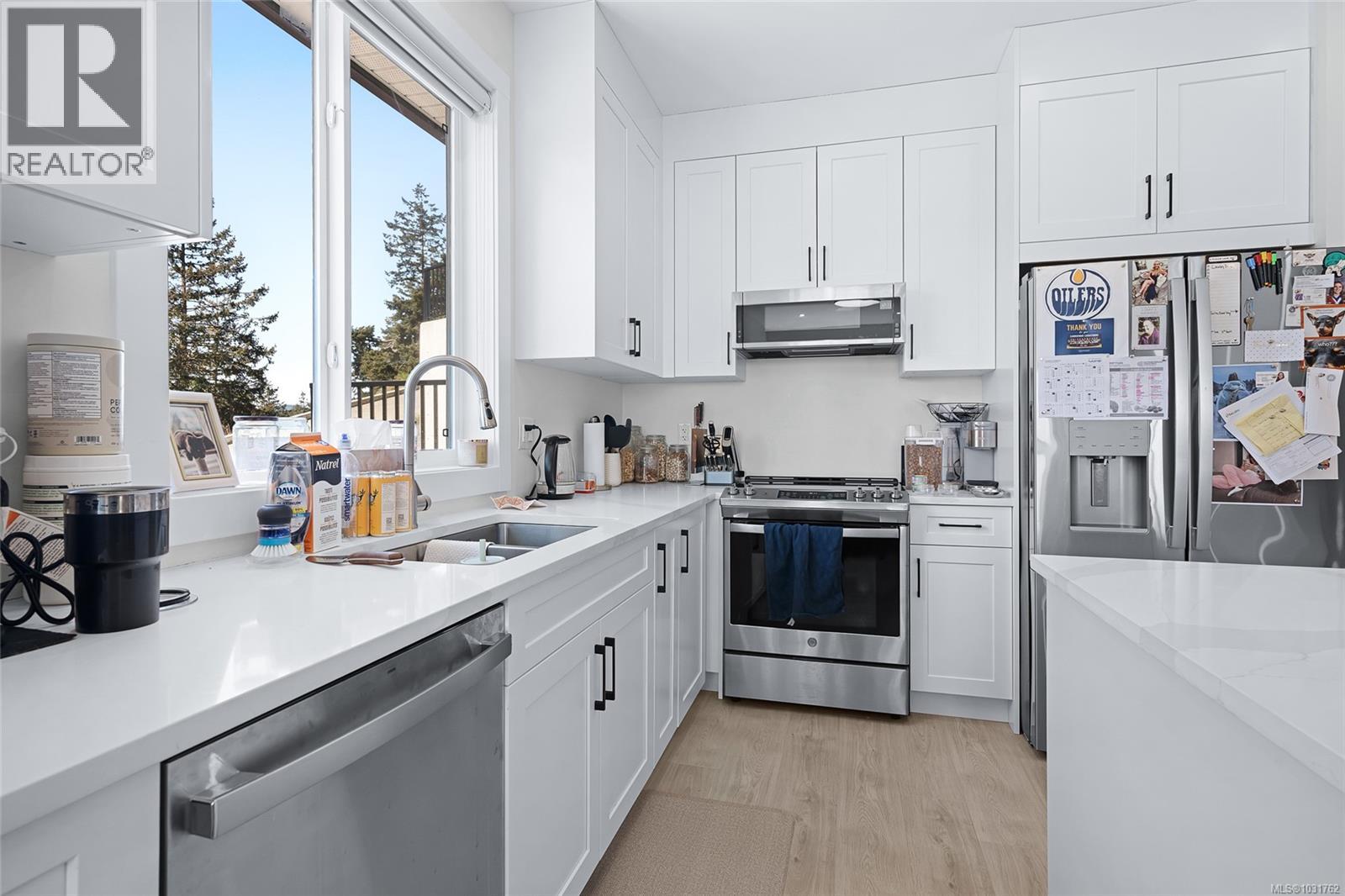102 Linmark Way - 14
