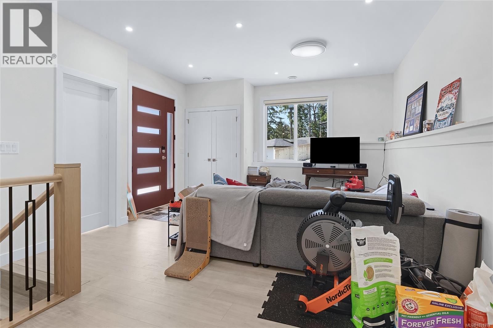 102 Linmark Way - 3