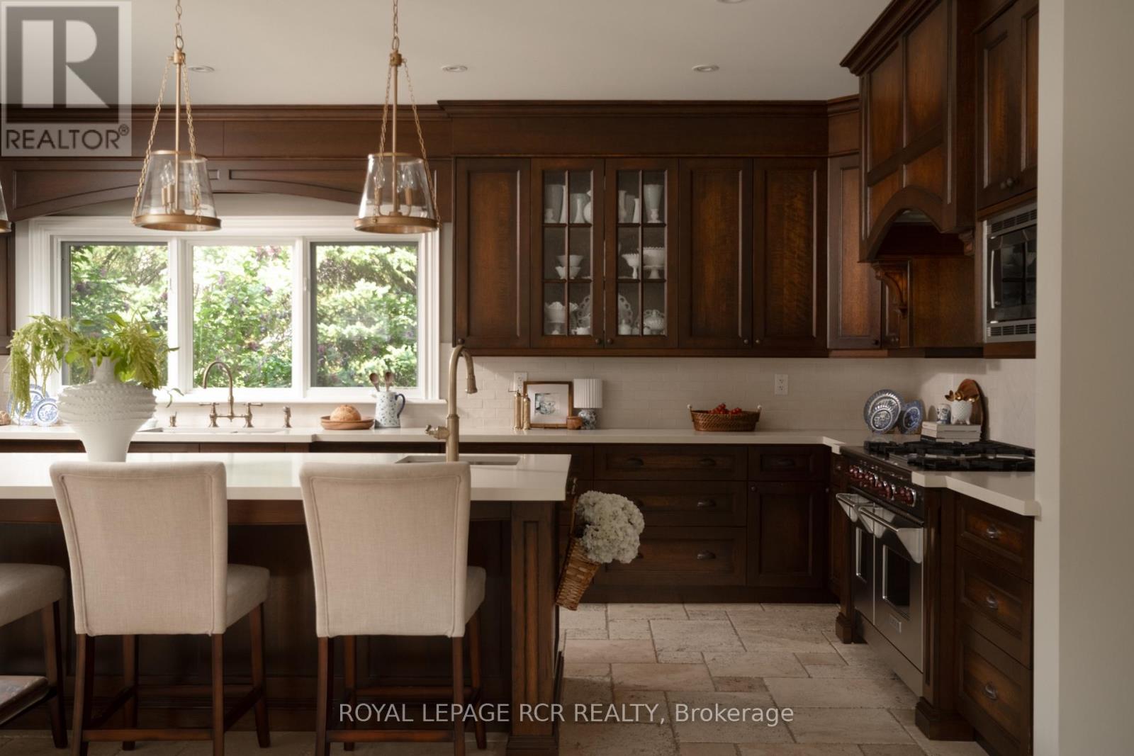 84 KENNEDY ROAD - 10