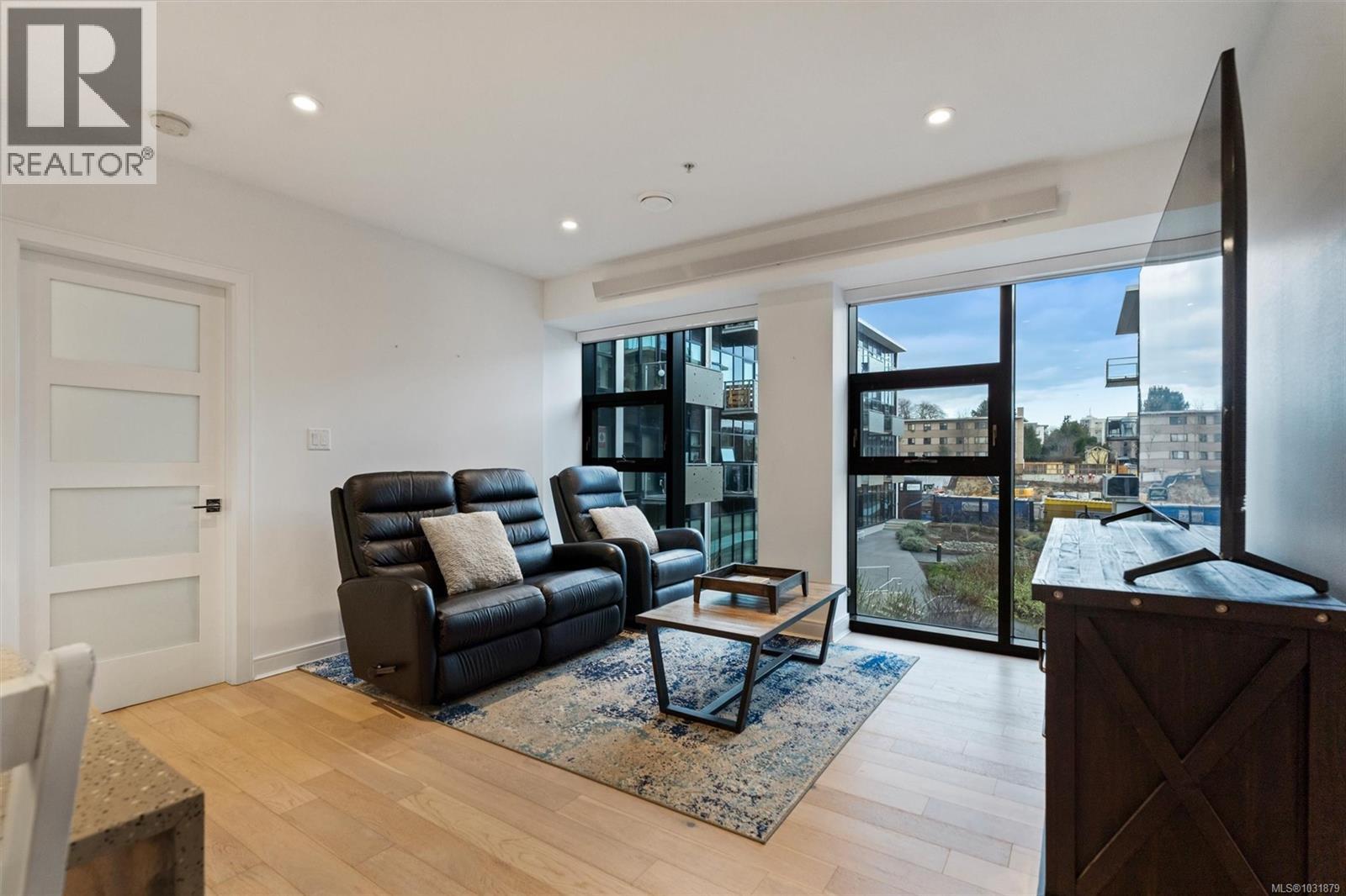 #N216 1105 PANDORA AVE - 10