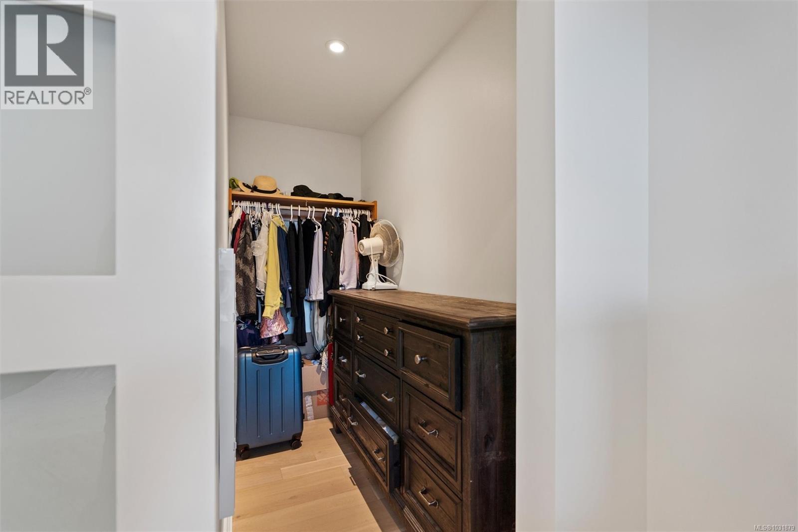 #N216 1105 PANDORA AVE - 19