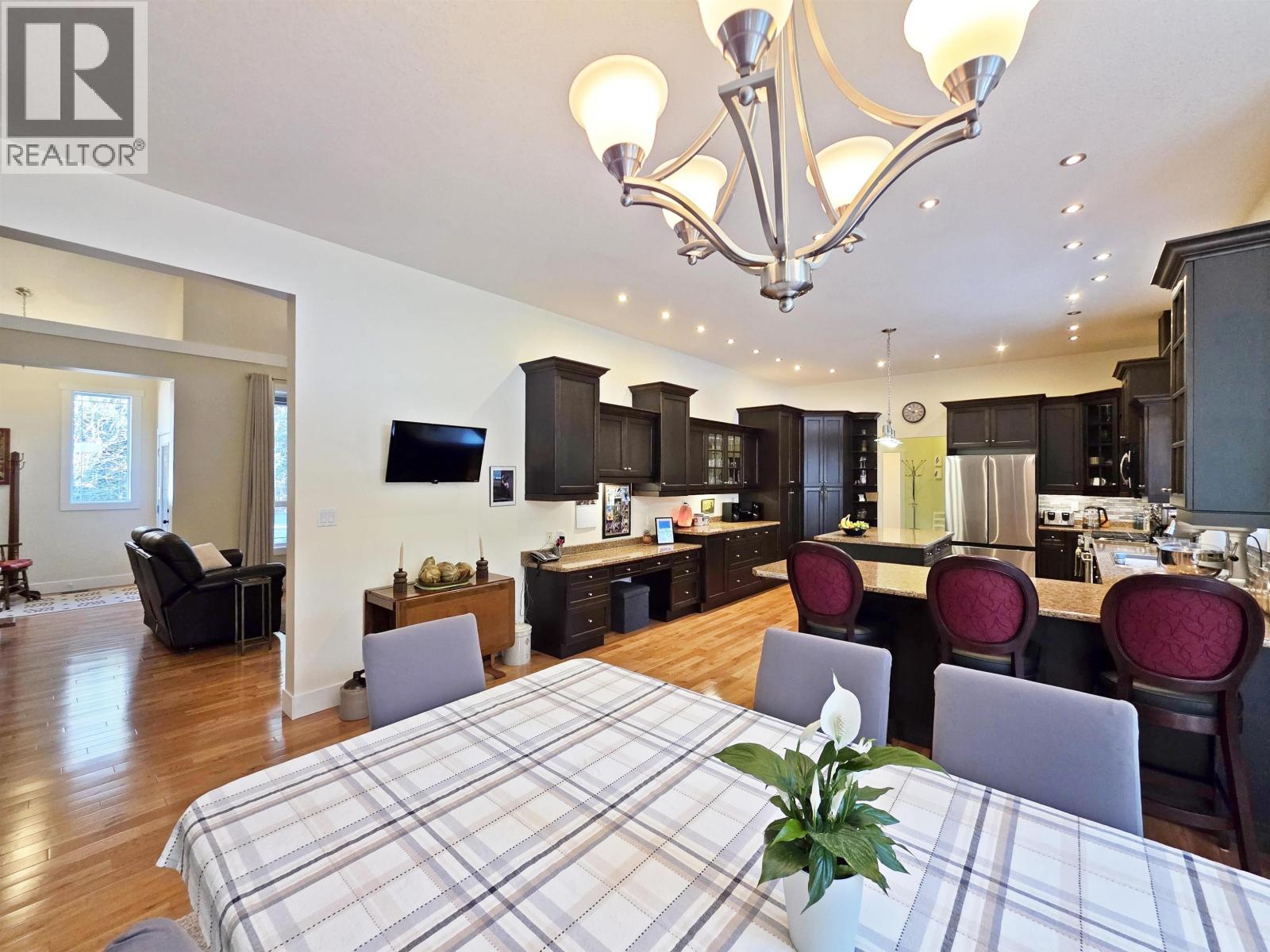 4762 CAROLYN ROAD - 23